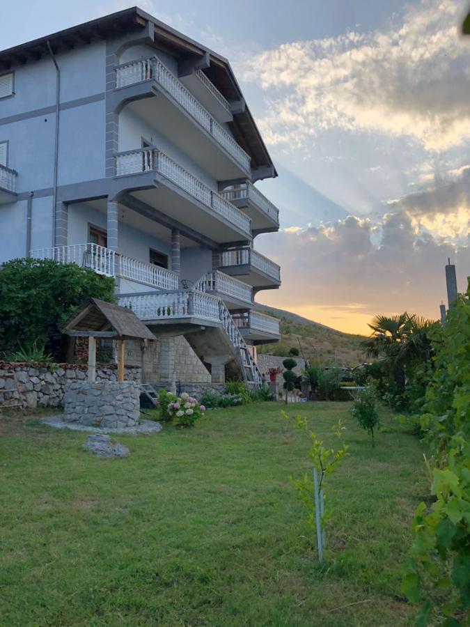 Bella Vista Bed & Breakfast Shkoder Exterior photo