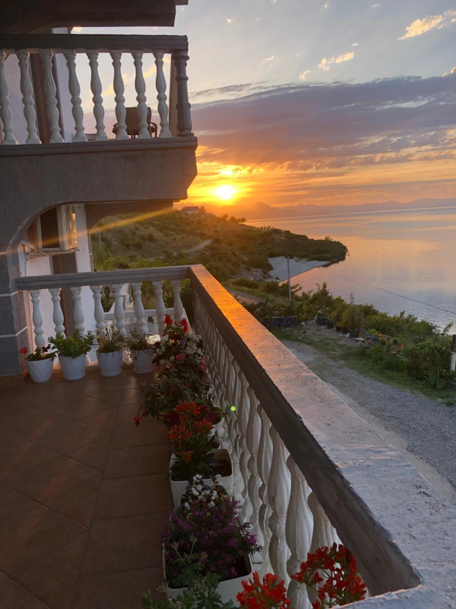 Bella Vista Bed & Breakfast Shkoder Exterior photo