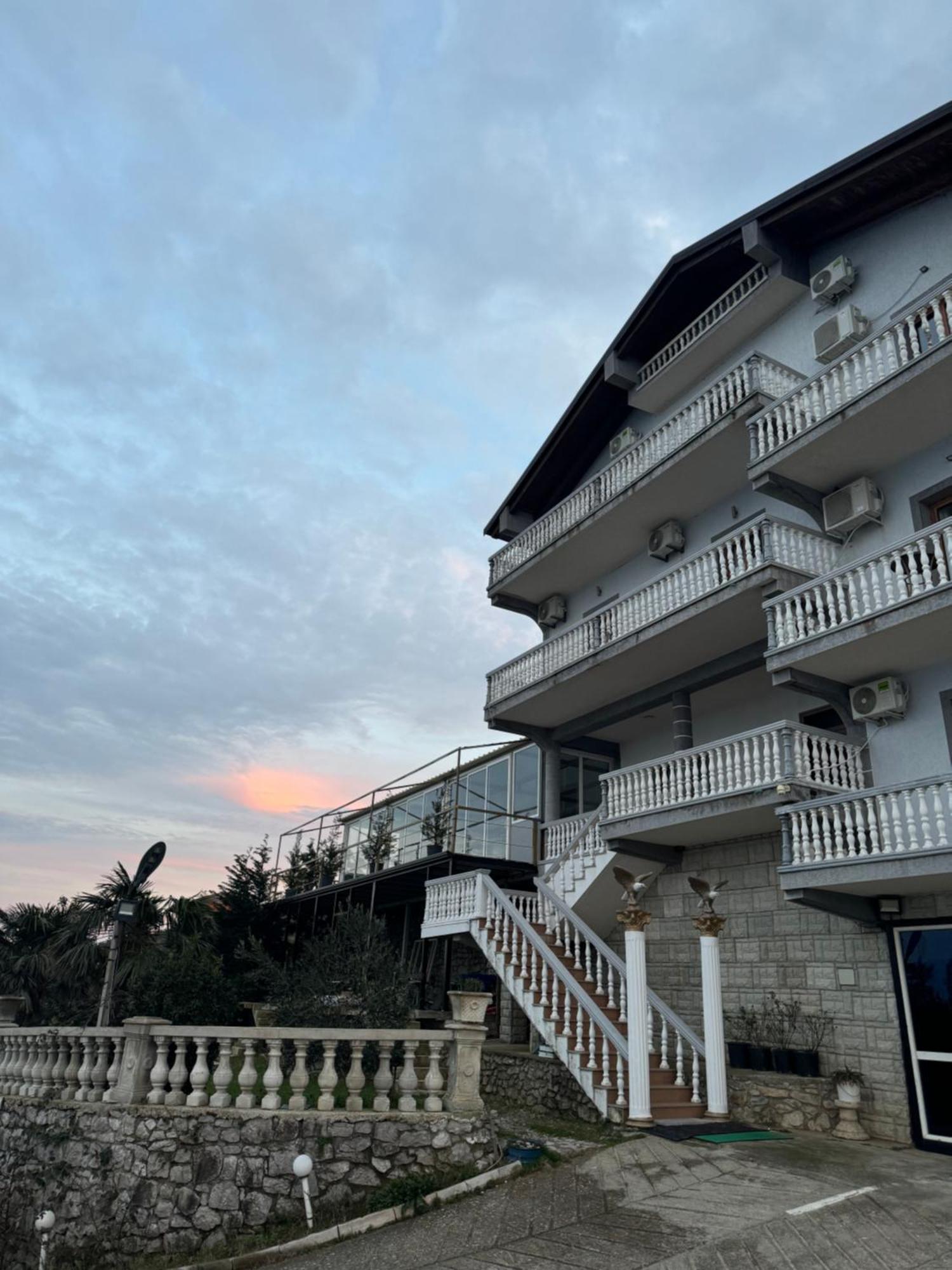 Bella Vista Bed & Breakfast Shkoder Exterior photo